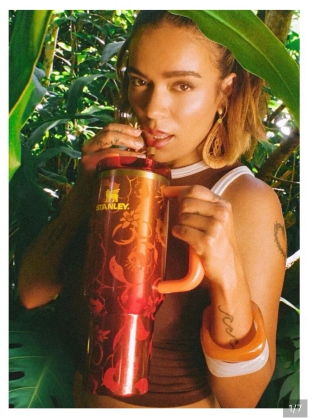 *BRAND NEW* 40oz Stanley x Karol G Tumbler - Picture 1 of 2